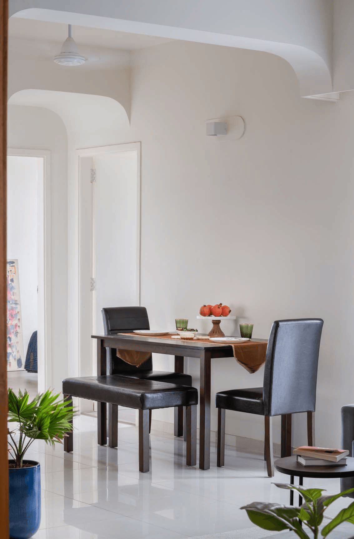Verte — dining area with arched ceiling